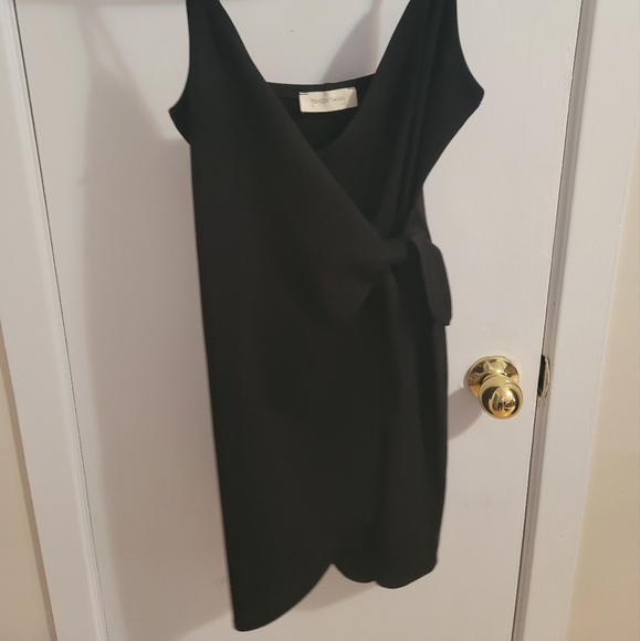 Little black dress - Picture 2 of 2